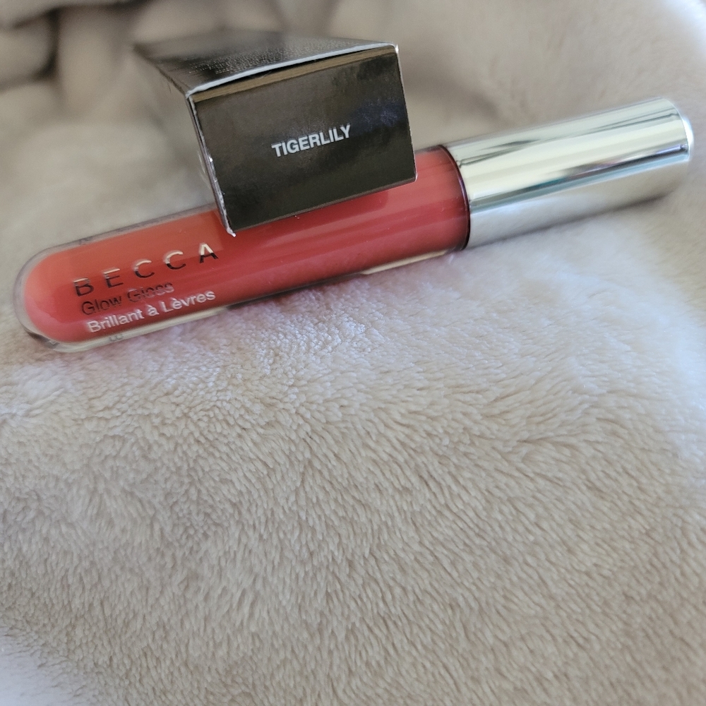 Becca Hlow Gloss- Snapdragon